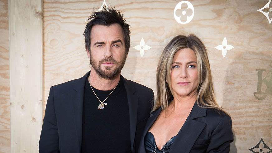 Jennifer Aniston's ex Justin Theroux 'just friends' with actress Aubrey  Plaza after being pictured together at his New York apartment a month after  split