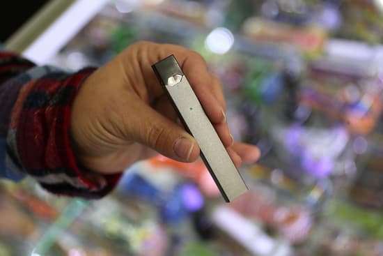 JUUL e-cigarettes look like a flash drive