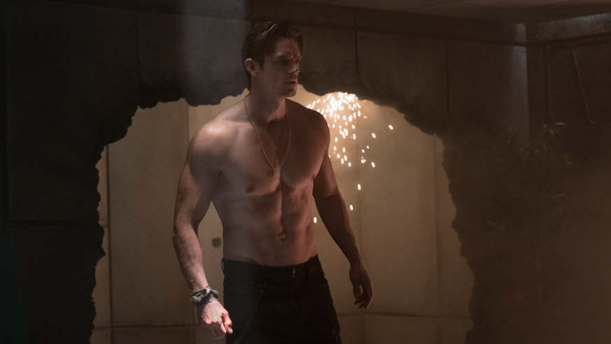 Watch Altered Carbon Joel Kinnaman Abs